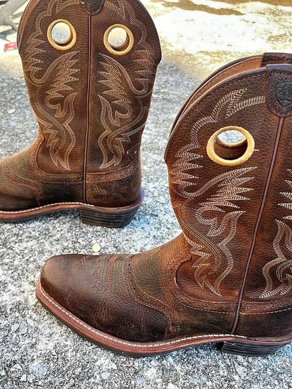 Ariat Heritage Roughstock Square Toe Western Boot Western Boots Brown